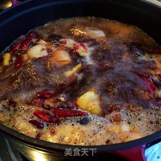 牛肉丸酥肉麻辣锅的做法步骤：9