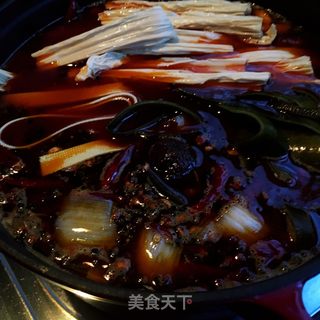 牛肉丸酥肉麻辣锅的做法步骤：10