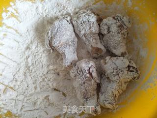 干炸鸡翅根的做法步骤:6
