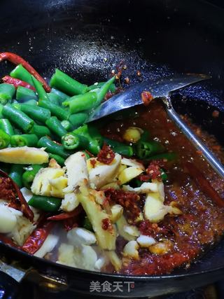 干锅辣子鸡的做法步骤:11