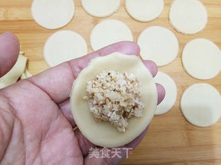 年味小吃——炸油角的做法步骤:8