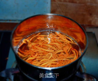 虫草花拌黄瓜丝的做法步骤:2