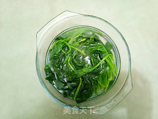 菠菜拌扇贝的做法步骤:3