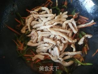 鱼香肉丝的做法步骤:14