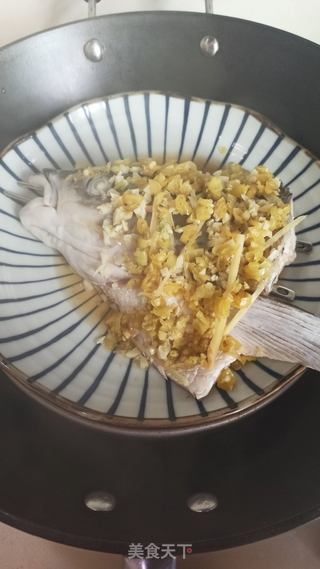 吉庆有鱼剁椒鱼头的做法步骤:8