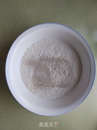 枣花馒头的做法步骤：1