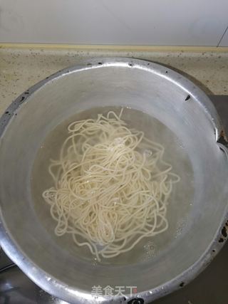 大盘鸡面的做法步骤:11