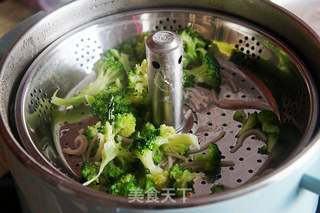 香菇牛肉酱米线的做法步骤:8