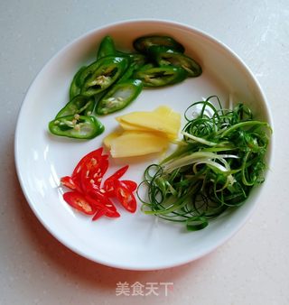 孔雀开屏的做法步骤:3