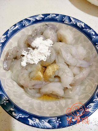 清炒虾仁的做法步骤:3