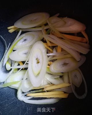 电饭锅焖鸡的做法步骤:3