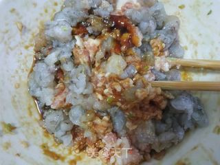翡翠三鲜饺子的做法步骤:4