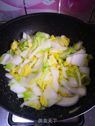 白菜炖午餐肉豆泡的做法步骤:2