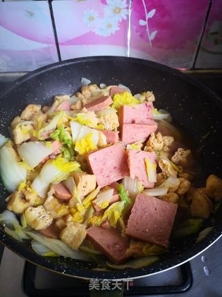 白菜炖午餐肉豆泡的做法步骤：9