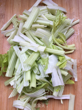 “清肠食谱”玉带牛肉丝的做法步骤：9