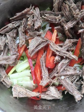 “清肠食谱”玉带牛肉丝的做法步骤：12