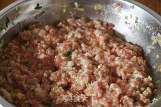 酸菜猪肉馅饼的做法步骤:2