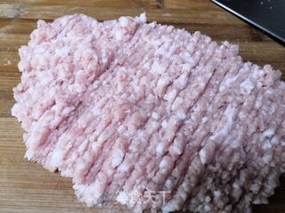 莲藕猪肉水饺的做法步骤:2