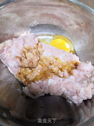 莲藕猪肉水饺的做法步骤:4