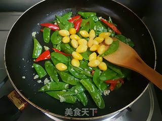 白果荷兰豆的做法步骤:6