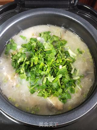 香菇豌豆滑鸡粥的做法步骤:7