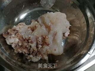 巴沙鱼猪肉四鲜馅儿饺子的做法步骤:2