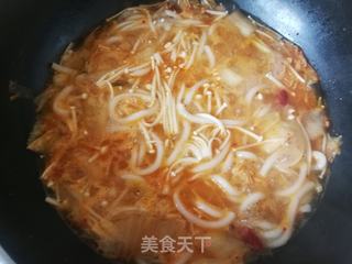 金针菇泡菜乌冬面的做法步骤：11