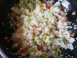 五彩炒饭的做法步骤:10