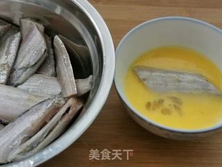 红烧带鱼的做法步骤：2