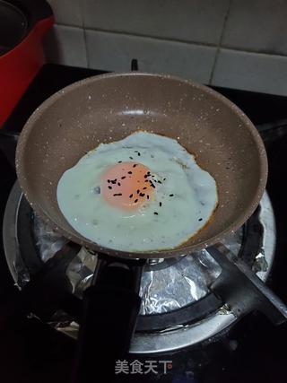 酸汤鸡蛋面的做法步骤:5