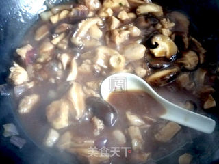 香菇鸡腿盖浇饭的做法步骤：10