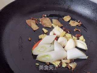 红烧鲳鱼的做法步骤:6