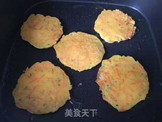 胡萝卜鸡蛋饼的做法步骤：8