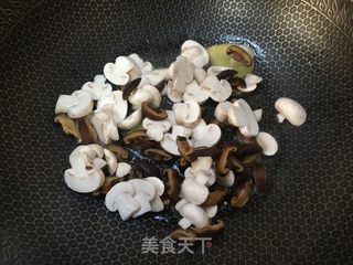 豆腐炖双菇的做法步骤：9