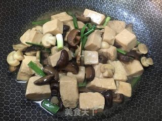 豆腐炖双菇的做法步骤：12