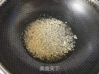 蒜蓉粉丝虾球的做法步骤:9
