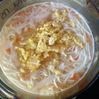 西红柿鸡蛋热汤面的做法步骤:7