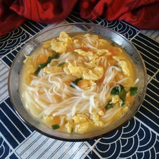 西红柿鸡蛋热汤面的做法步骤:11