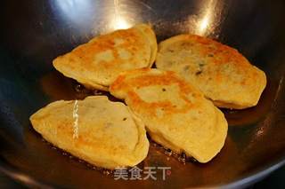 刺五加叶鸡蛋馅煎饺的做法步骤:5