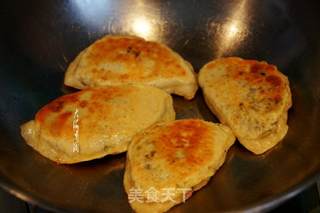 刺五加叶鸡蛋馅煎饺的做法步骤:7