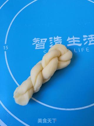 蛋奶小麻花的做法步骤:8