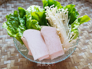 疫情期间不外出,在家吃烧烤,食材丰盛有食欲的做法步骤:3