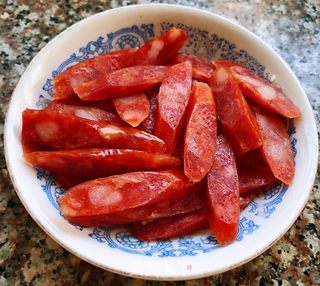 ##腊味#腊肠辣白菜炒饭的做法图解3