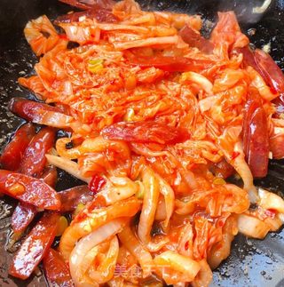 ##腊味#腊肠辣白菜炒饭的做法图解7