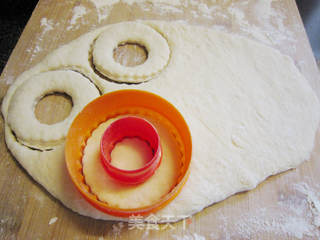 甜面圈 Doughnut的做法步骤:4