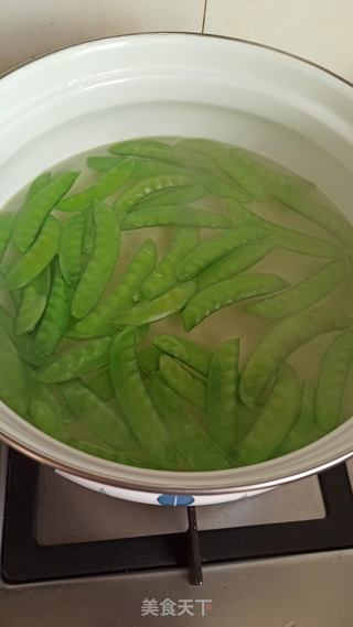 彩椒荷兰豆藕片的做法步骤:2