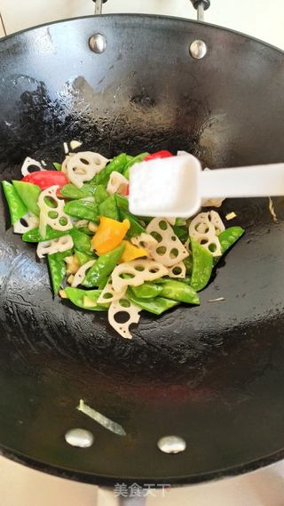 彩椒荷兰豆藕片的做法步骤:7