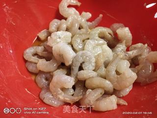 青葱虾仁的做法步骤：1