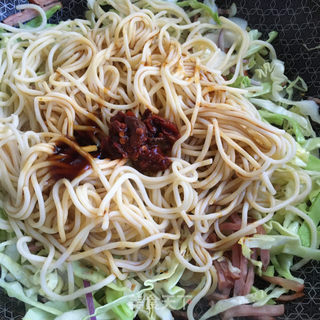 肘花火腿炒意面的做法步骤：10