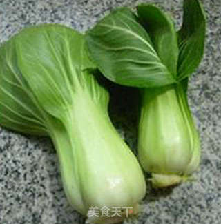 红烧肉青菜年糕汤的做法步骤：1